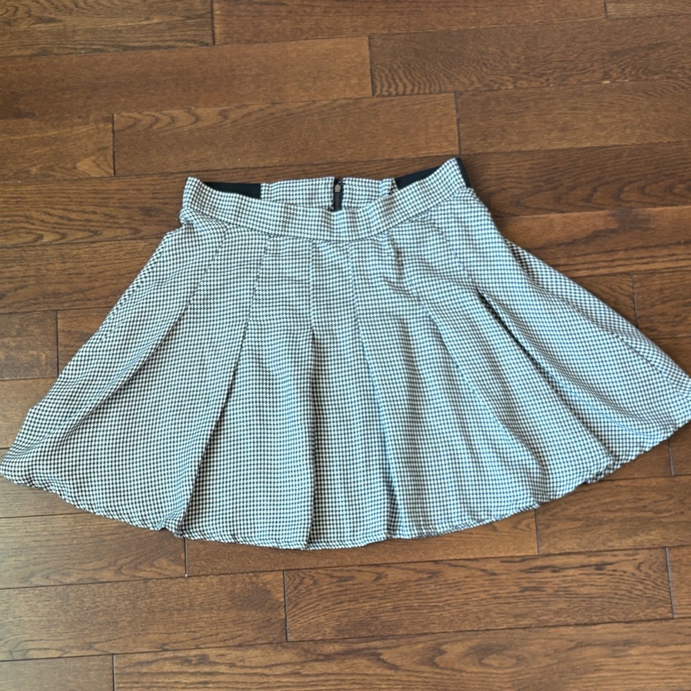 Torrid Black and White Houndstooth Mini Skirt